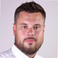 Péter Kővári