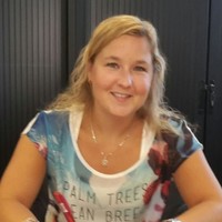 Yvonne Looije