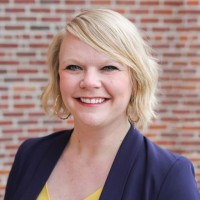 Erin Anderson, Lisw