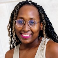 Mikayla Moore, Maaa, Mpa