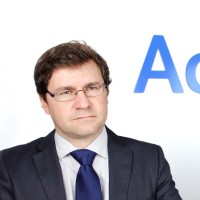 Óscar Lozano