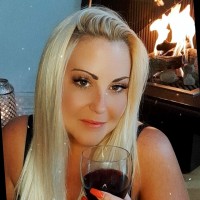 Toni Mott