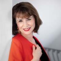 Isidra Mencos, Phd