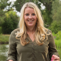 Annie Wolfe