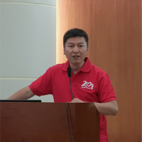 周东伟