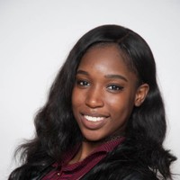 Naomi Jones, Des