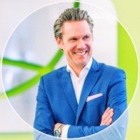 Thomas Hellström