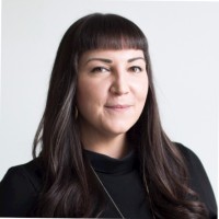 Katie Monachos, Aia