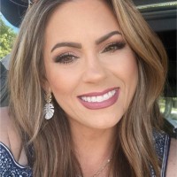 Kelly Thomason, Cam