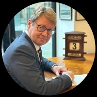 Quentin Hunter ACMA FRGS