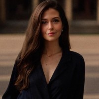 Gabriela R.