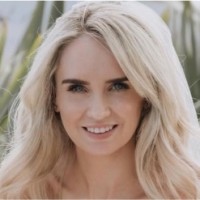 Faye Scott