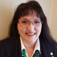 Sandra Faust