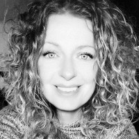 Fiona Thomas