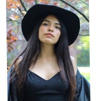 Valeria Flores Torres