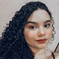 Jhúlia Uchôa