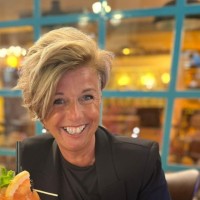 Tineke Hoogland