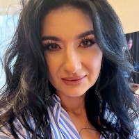 Laura Manole