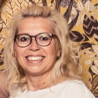 Daniela Schuster
