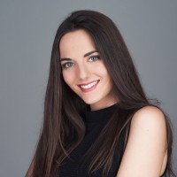 Laura Bg
