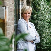 Yvonne Stroes