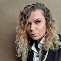Angela Dzienisz