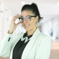 Thais Azzena Parada