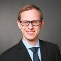 Dr. Marcus Britz