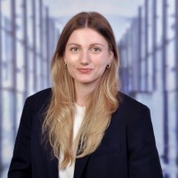 Dr. Carla Schön