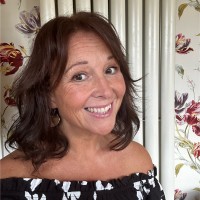 Julie-Ann Richardson