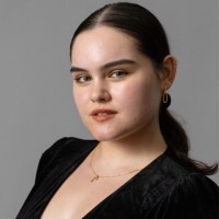 Isabel León