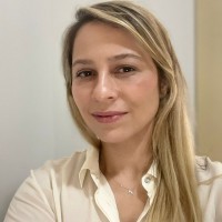 Renata Morais Bueno, LL.M