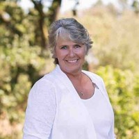 Betsy Kelly