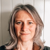 Nicola Allton