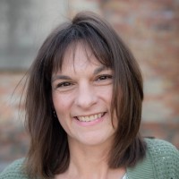 Suzanne Ellis