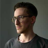 Lukas R.