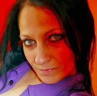 Izzi Bi