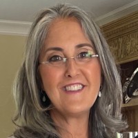 Lynn Romanek-Holstein