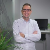Oscar Tirvió
