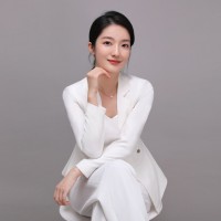 Chloe Zhao