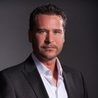 Oliver Wolf