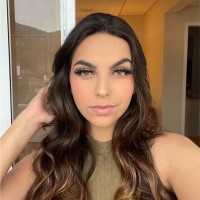 Caroline Bueno