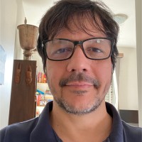 Adriano Ávila Alamy