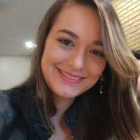 Júlia Gomes Moreira