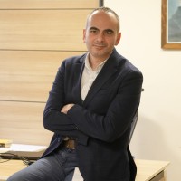 Derman Fakour,Mba