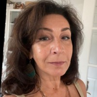 Jodina Yeiter, Ais, Ains