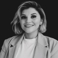 Nívea Castro