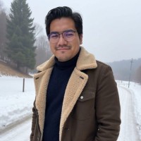 Sebastián Flores