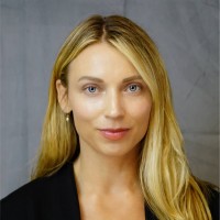 Victoria Vogel, Cfa