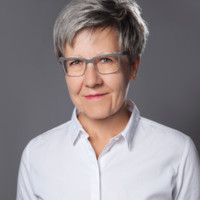 Dr. Evelyn Orbach-Yliruka